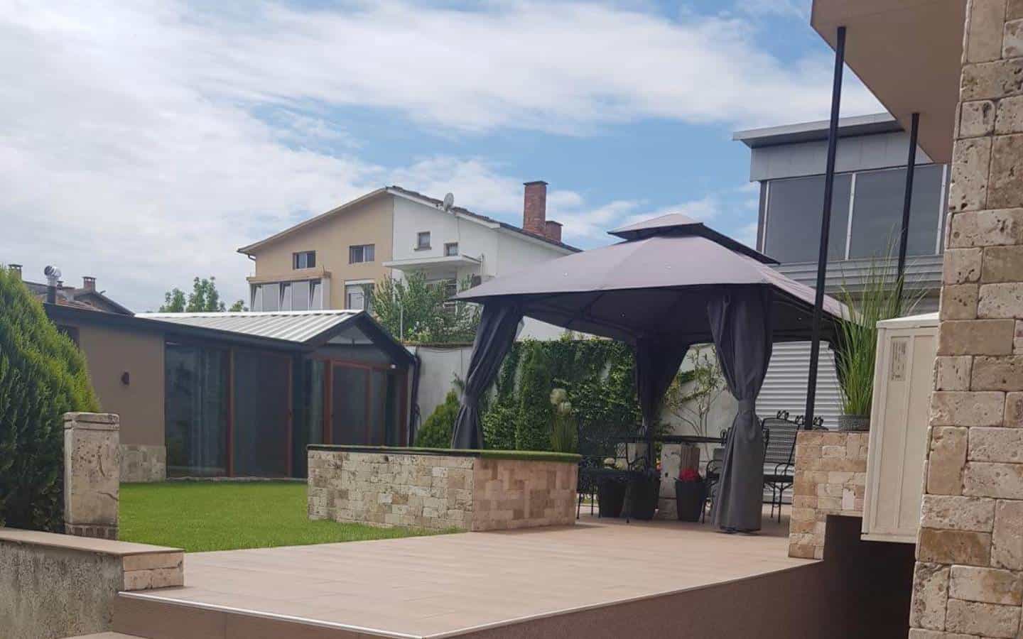 Garden with grass and ivy