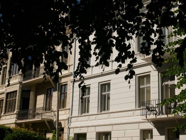 Apartments for rent in Bulgaria 7 Добре подържана сграда в модерен стил