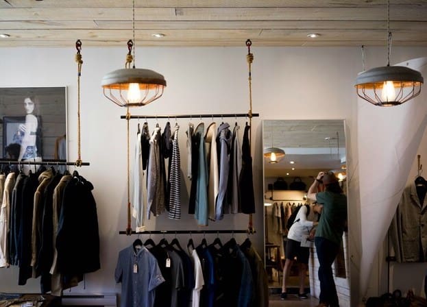 продажба магазин 11 Продажба на магазини за дрехи с модерен интериор за да привлича клиенти