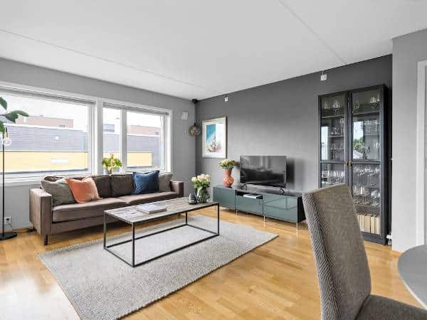 Мултифункционална стая под наем в България