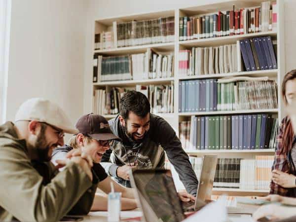 Имоти под наем в България 8 студенти в имот под наем близо до студентски град