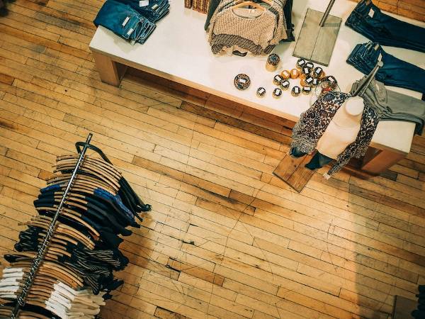 Магазин за продажба с дрехи