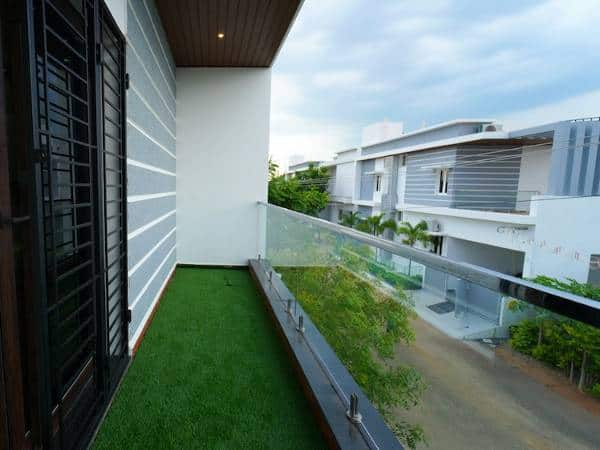 Нов имот с зелен балкон