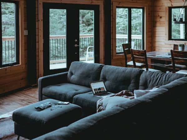 удобен хол в апартамент за продажба София