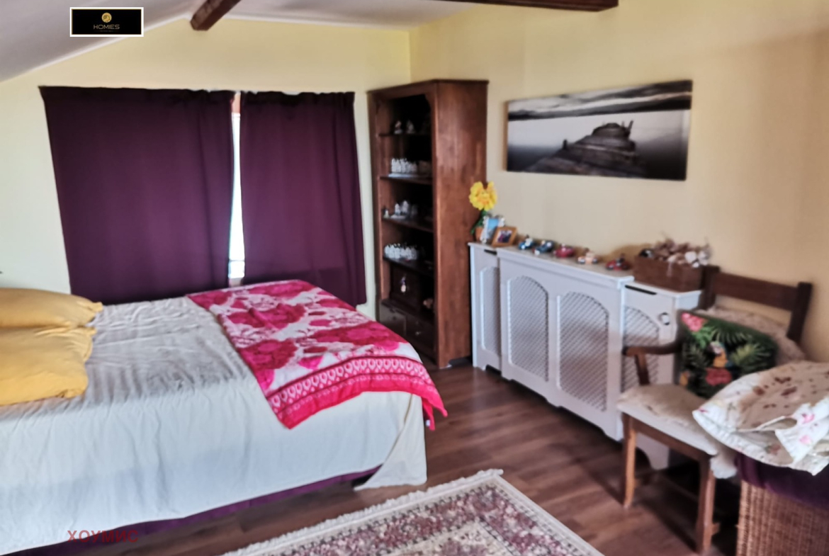 Къща 310 кв.м за продажба в Голяма Брестница | До магистрала Хемус