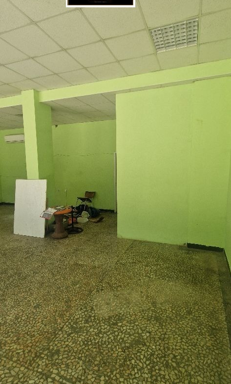 Магазин 82 кв.м за продажба в Ловеч, Широк център | Витрина към улицата