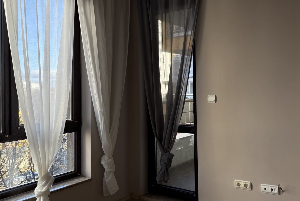 Two-bedroom apartment in Студентски град, Sofia - Image 10