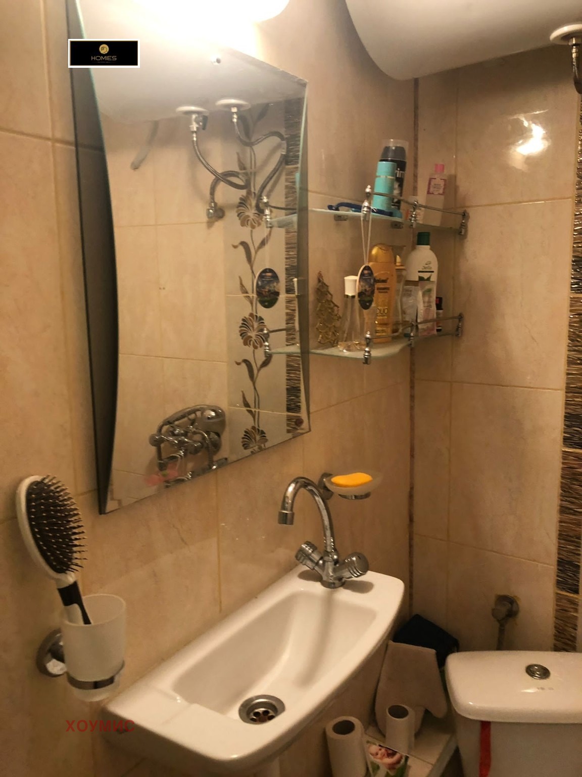 dvustaen-apartament-36-kvm-prodazhba-burgas-vazrazhdane-yuzhno-izlozhenie-dvor-4 Баня с огледало, раковина и душ кабина