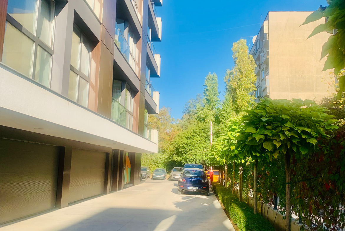 Garage in Borovo, Sofia - Image 4