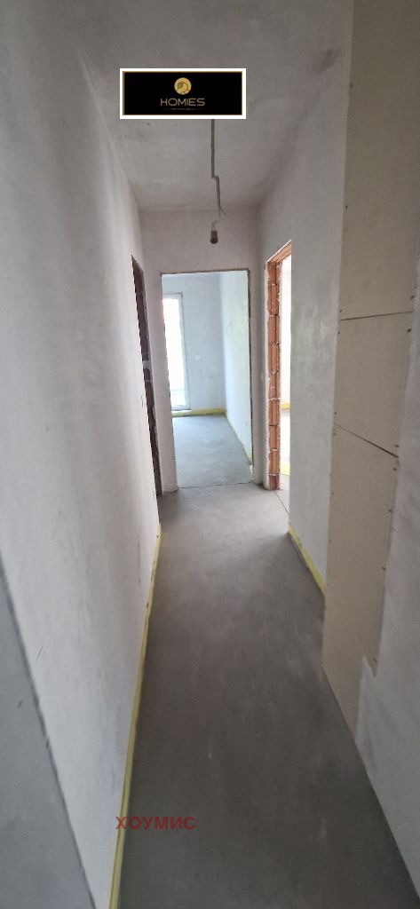 tristaen-apartament-111-kvm-prodava-manastirski-livadi-sofia-3 Коридор с отворени врати към помещенията