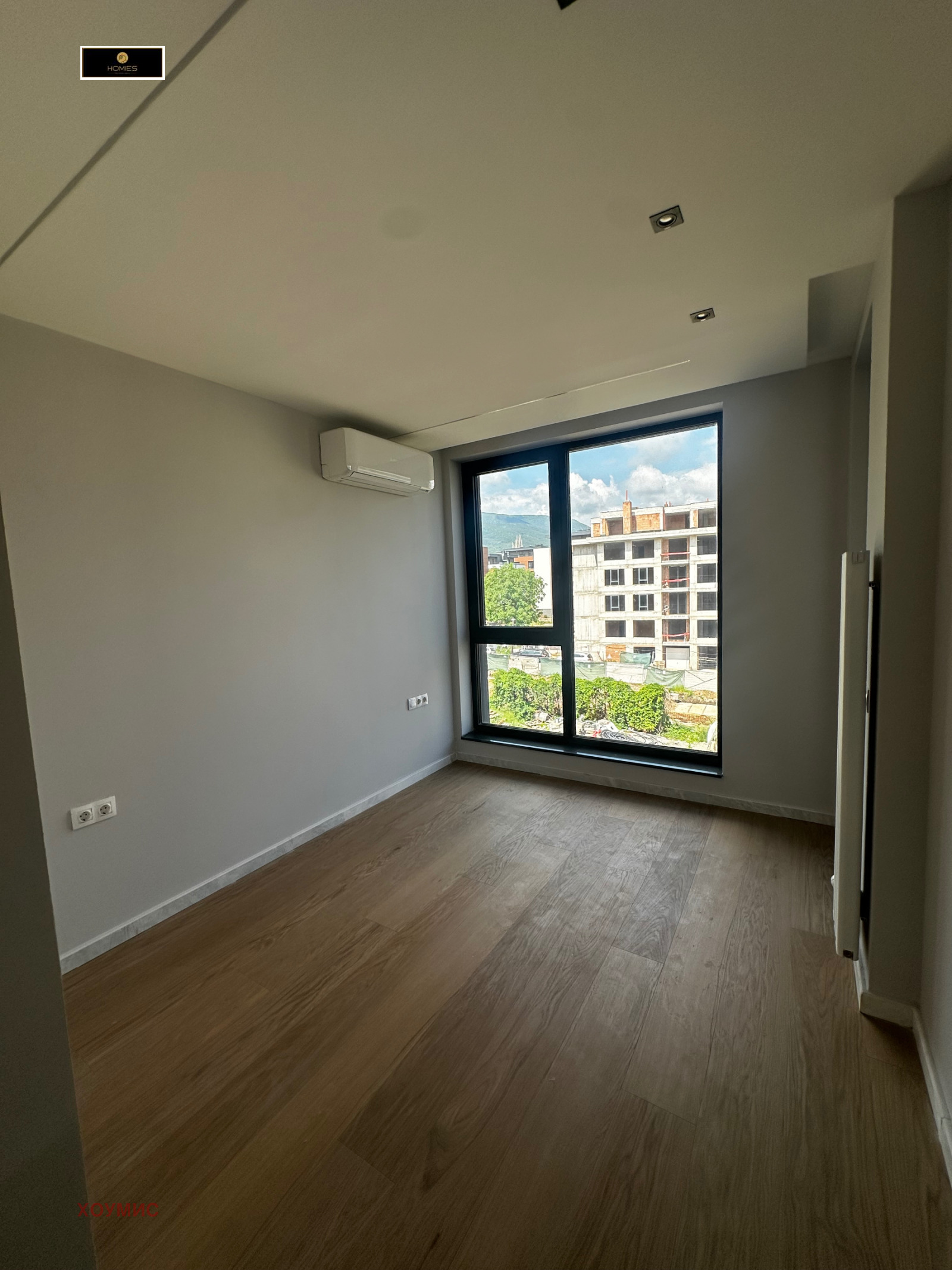 tristaen-apartament-97-kvm-prodava-se-krastova-vada-sofia-gledka-vitosha-6 Панорамна зона за живот и кухня днес