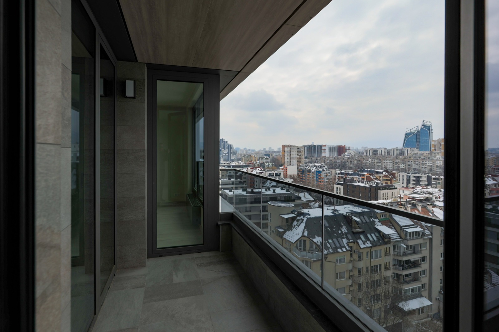 Two-Bedroom in Iztok, Sofia - Image 30