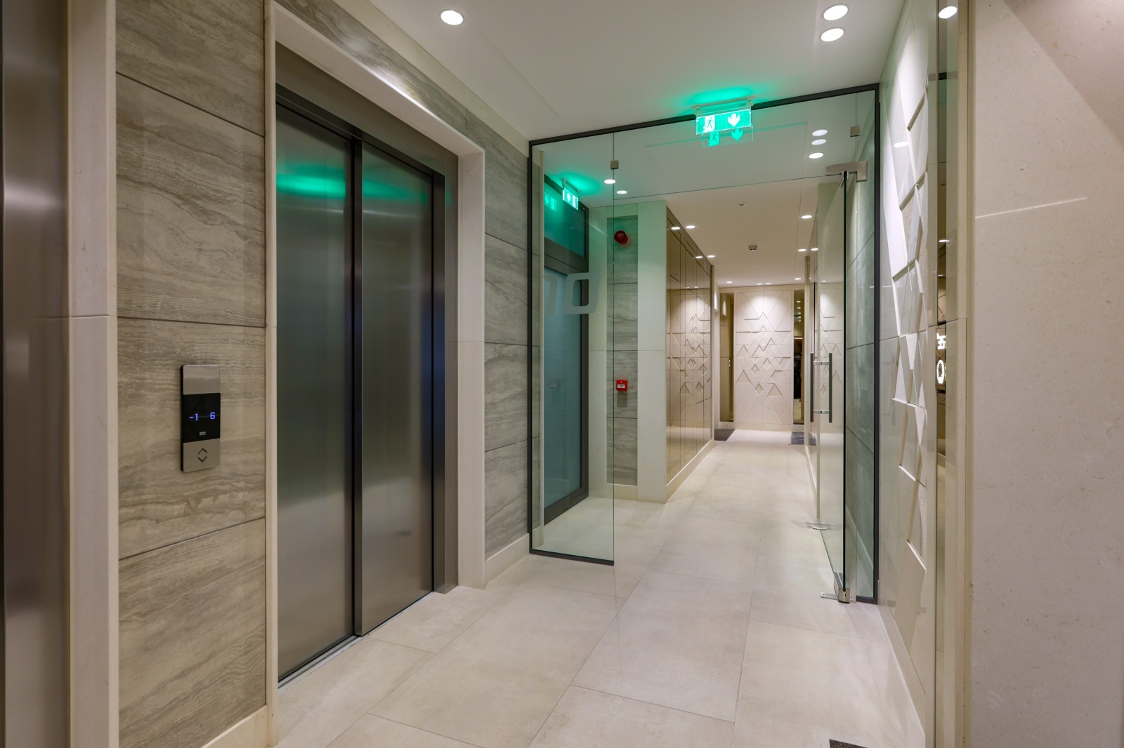 Two-Bedroom in Iztok, Sofia - Image 31