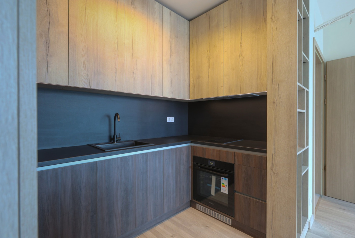Two-Bedroom in Iztok, Sofia - Image 2