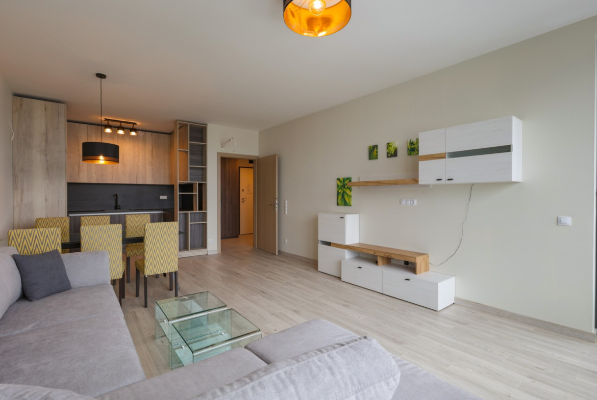 Two-Bedroom in Iztok, Sofia - Image 4
